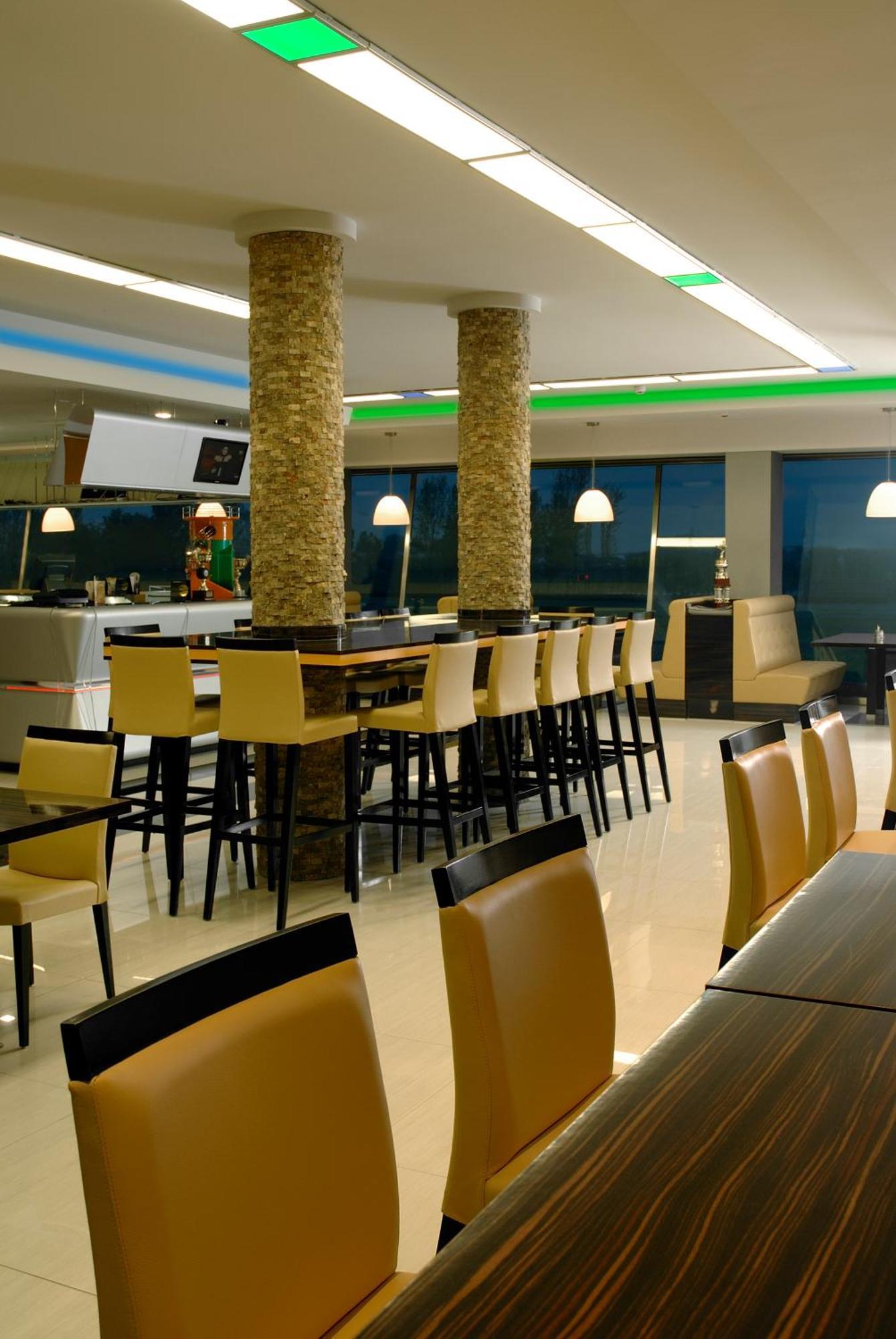 Gokart Hotel แก็ชแกเมต ภายนอก รูปภาพ